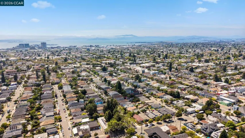 628 Poirier St, Oakland, California 94609