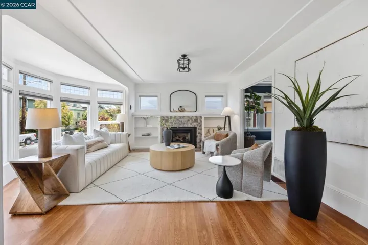 628 Poirier St, Oakland, California 94609