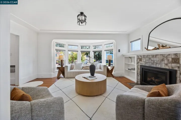 628 Poirier St, Oakland, California 94609