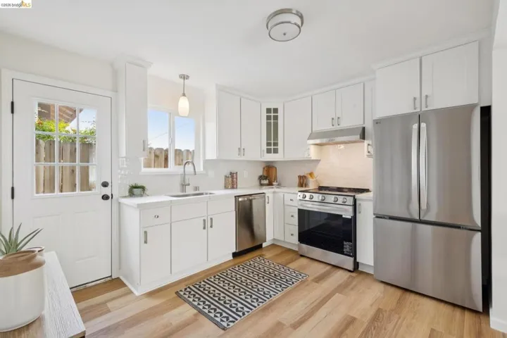 2207 Damuth St 1, Oakland, California 94602