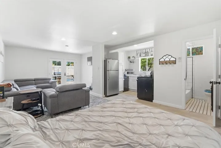 7959 Bothwell, Reseda, California 91335