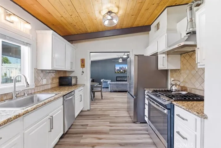 7959 Bothwell, Reseda, California 91335