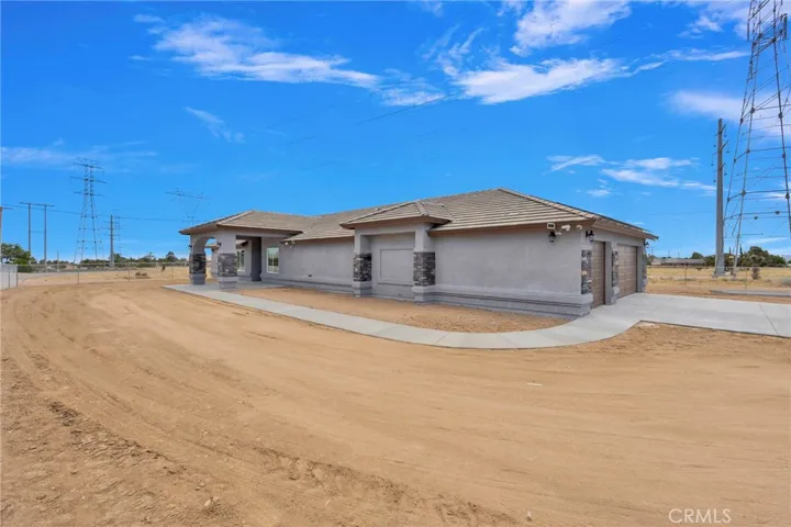 9835 Pyrite Avenue, Hesperia, California 92345