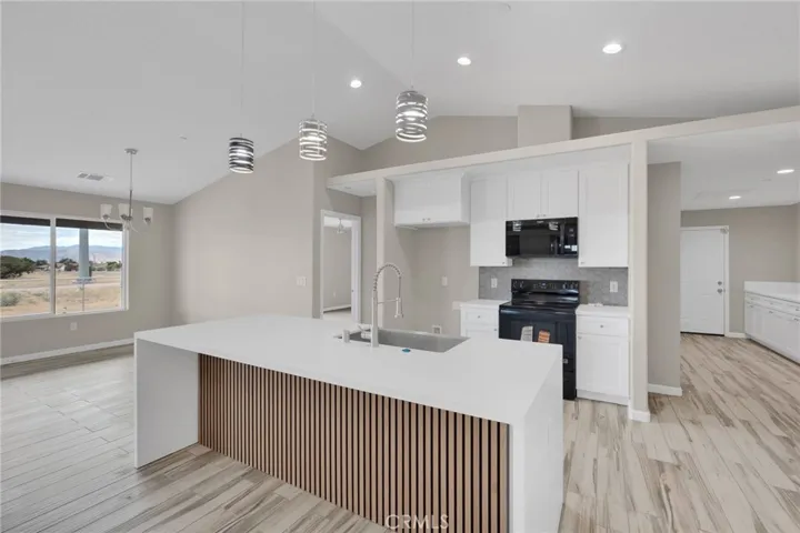 9835 Pyrite Avenue, Hesperia, California 92345