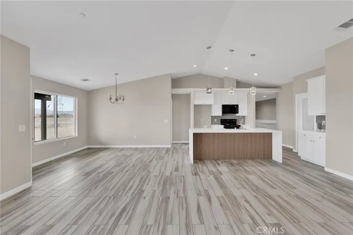 9835 Pyrite Avenue, Hesperia, California 92345