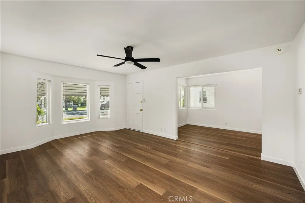 LIVING ROOM/DINNING ROOM VIEW