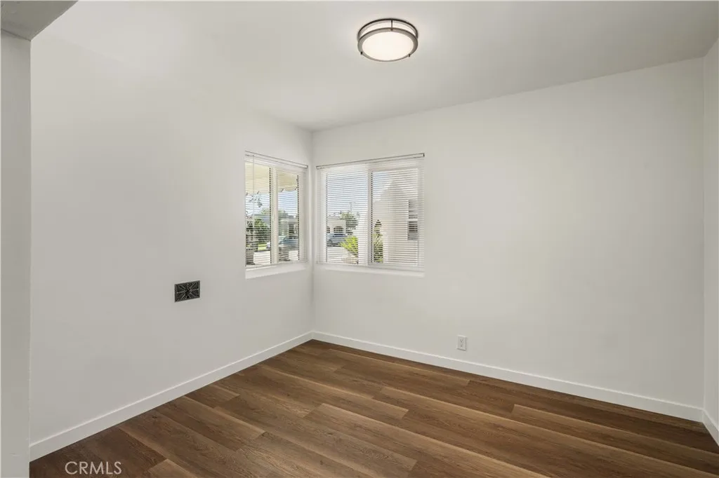 FORMAL DINNING ROOM