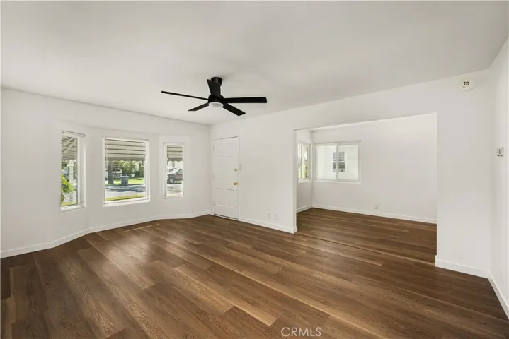 LIVING ROOM/DINNING ROOM VIEW