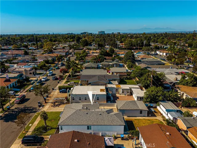 1615 S Van Ness, Santa Ana, California 92707