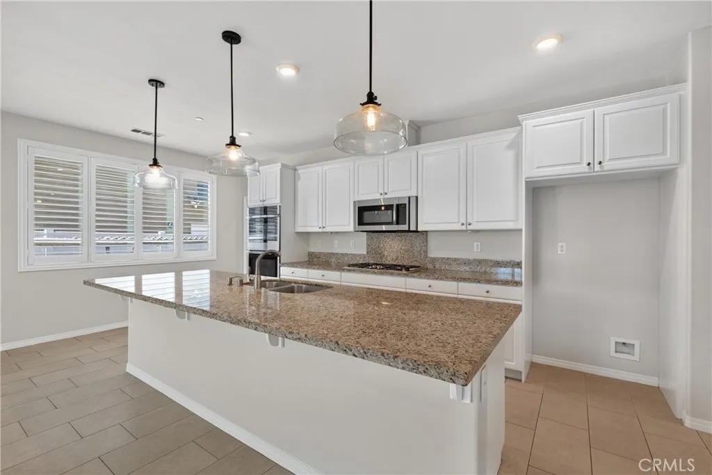 Kitchen With Breakfast Bar