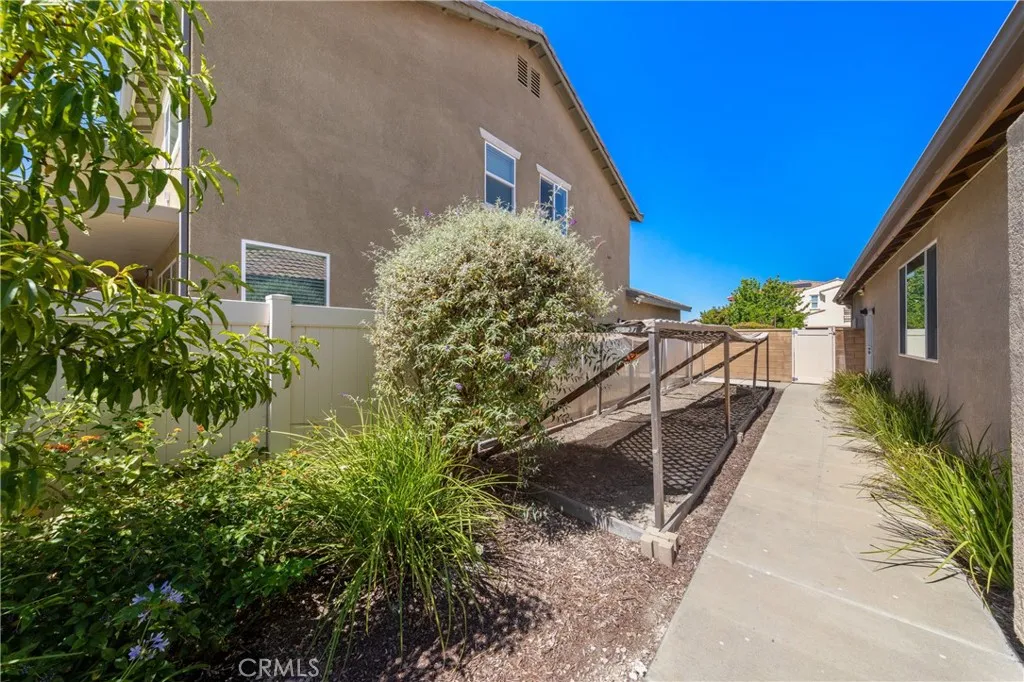 Side Yard Access