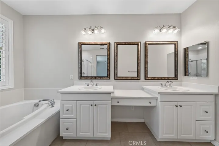 Dual Vanity Primary Bath