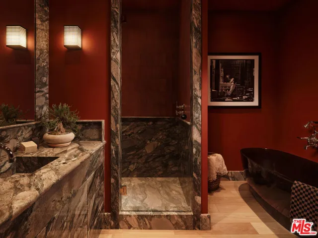 851 Strada Vecchia Road, Los Angeles, California 90077