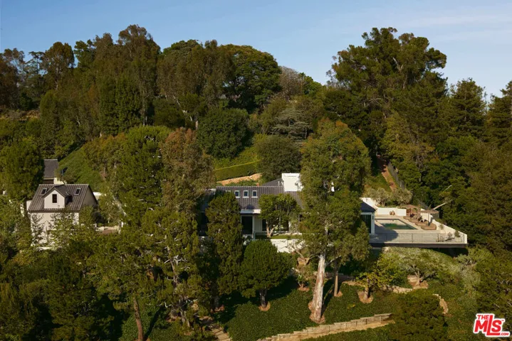 851 Strada Vecchia Road, Los Angeles, California 90077