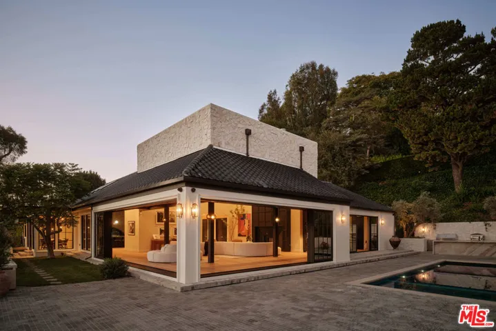 851 Strada Vecchia Road, Los Angeles, California 90077