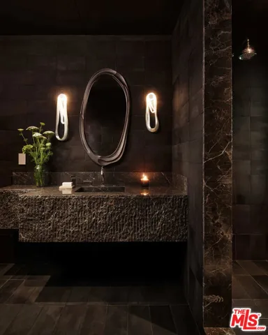 851 Strada Vecchia Road, Los Angeles, California 90077