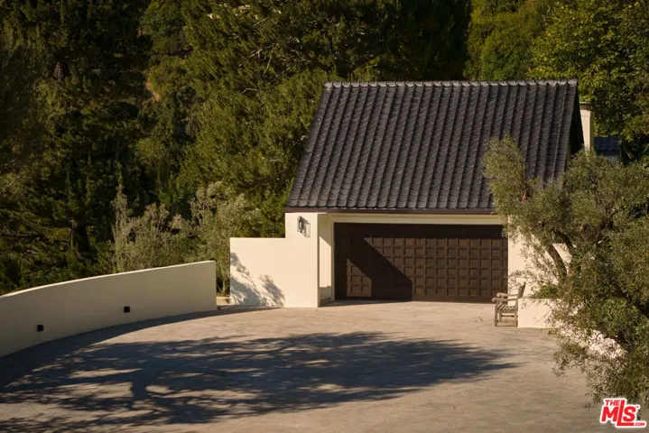 851 Strada Vecchia Road, Los Angeles, California 90077