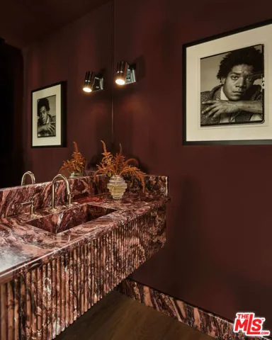 851 Strada Vecchia Road, Los Angeles, California 90077