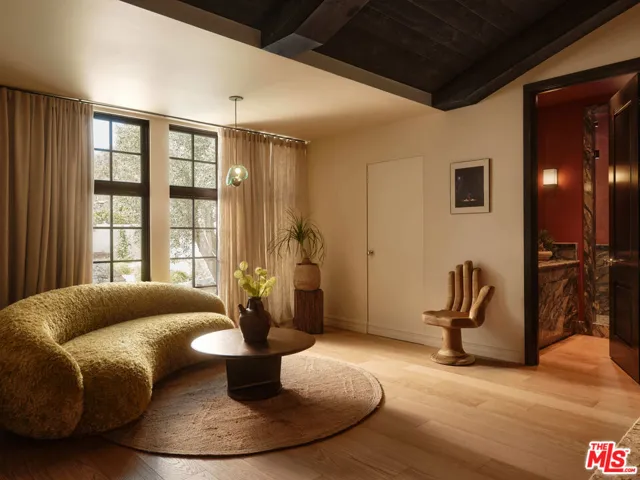 851 Strada Vecchia Road, Los Angeles, California 90077