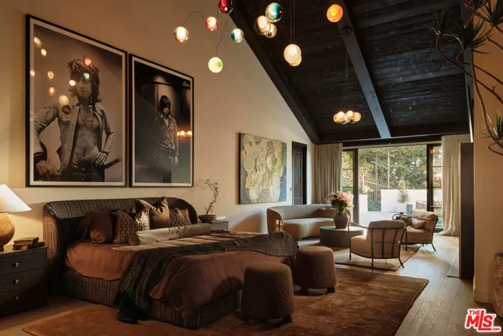 851 Strada Vecchia Road, Los Angeles, California 90077