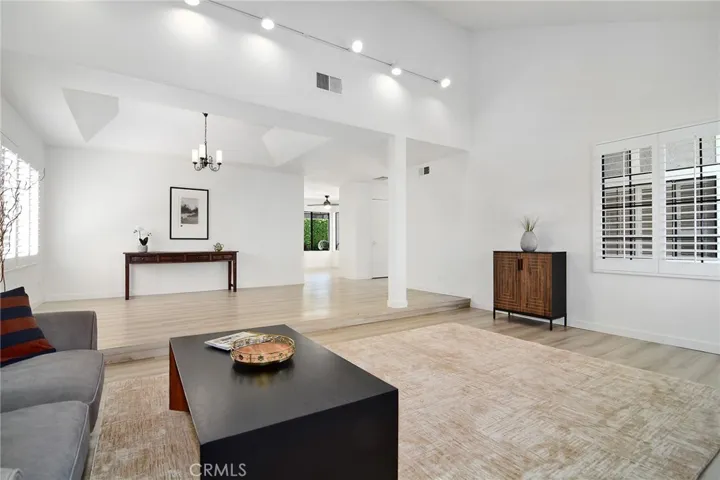 29022 Freshwater, Agoura Hills, California 91301