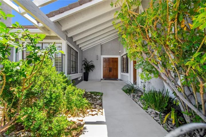 29022 Freshwater, Agoura Hills, California 91301