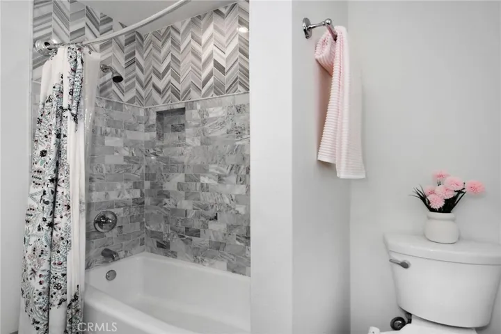 29022 Freshwater, Agoura Hills, California 91301