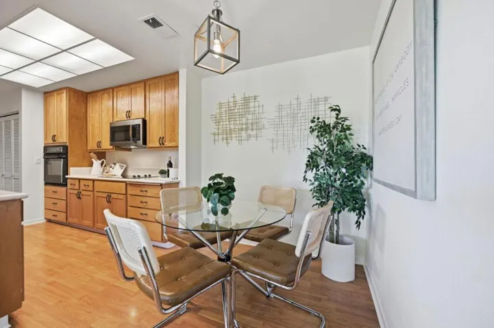1110 Bayswater Avenue 303, Burlingame, California 94010