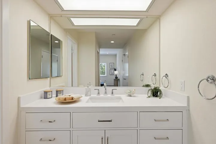 1110 Bayswater Avenue 303, Burlingame, California 94010