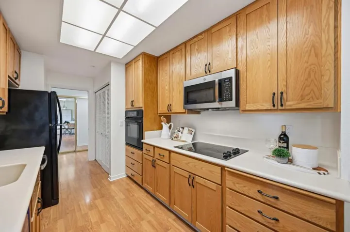 1110 Bayswater Avenue 303, Burlingame, California 94010