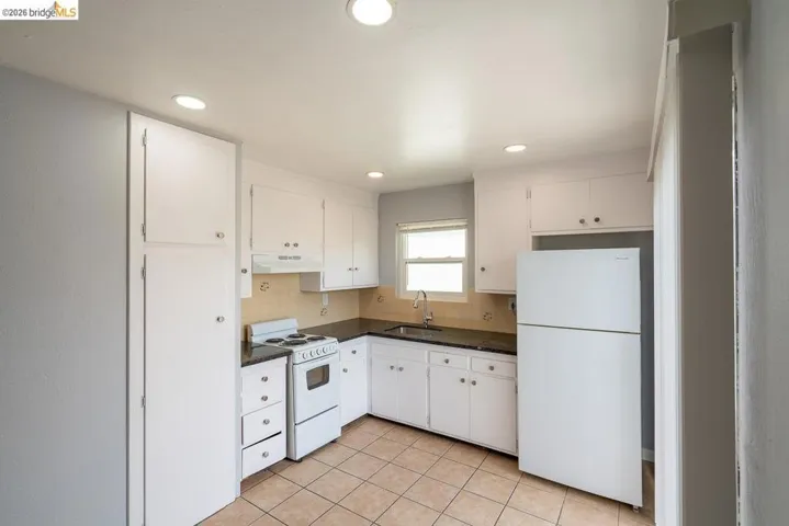 3414 64th Avenue Pl, Oakland, California 94605