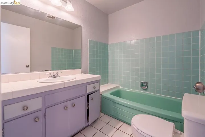 3414 64th Avenue Pl, Oakland, California 94605
