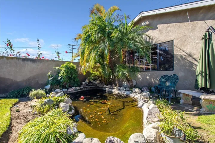 1911 N Fairview Street, Burbank, California 91505
