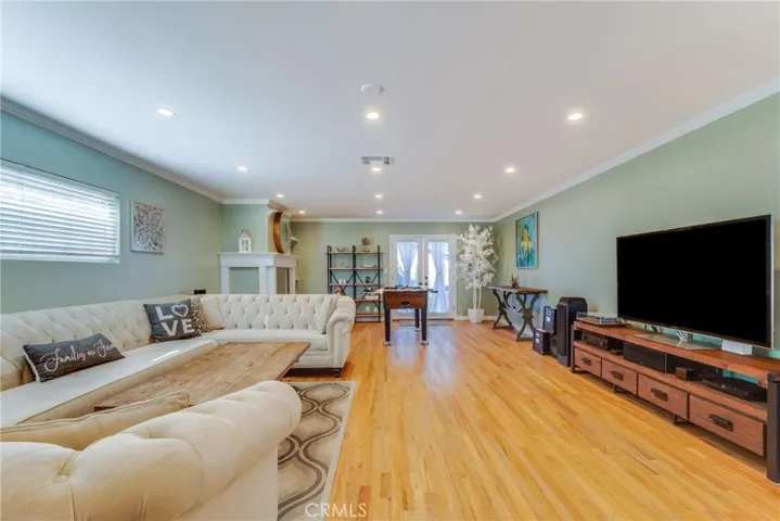 1911 N Fairview Street, Burbank, California 91505