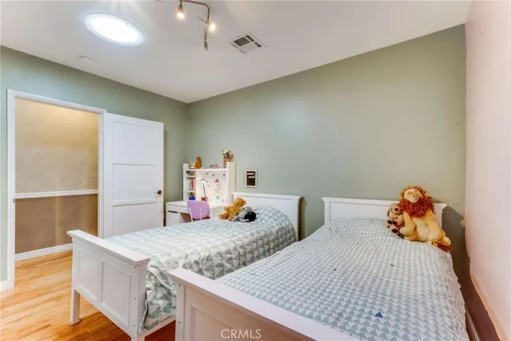 1911 N Fairview Street, Burbank, California 91505