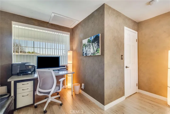 1911 N Fairview Street, Burbank, California 91505