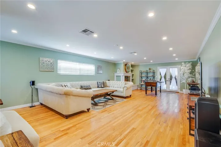 1911 N Fairview Street, Burbank, California 91505