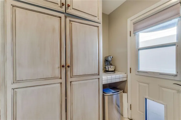 1911 N Fairview Street, Burbank, California 91505