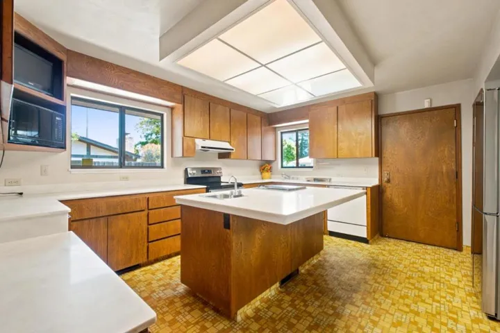 888 N Rengstorff Avenue, Mountain View, California 94043