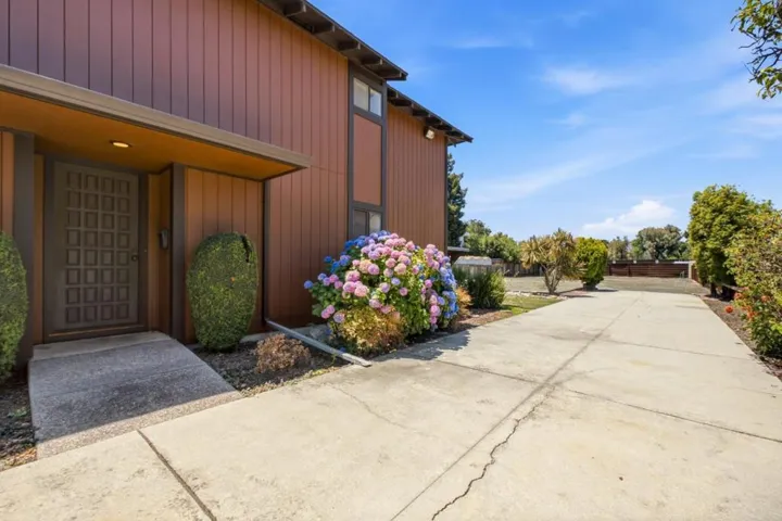 888 N Rengstorff Avenue, Mountain View, California 94043