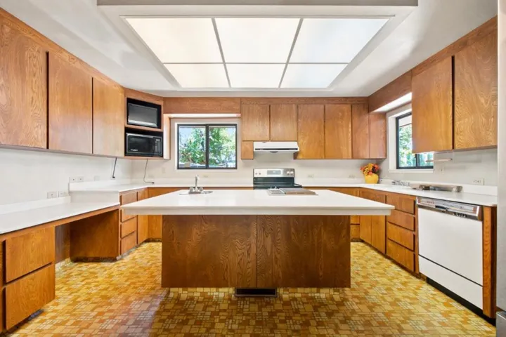 888 N Rengstorff Avenue, Mountain View, California 94043