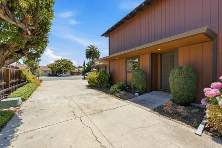 888 N Rengstorff Avenue, Mountain View, California 94043