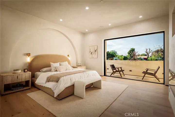 15447 Huston, Sherman Oaks, California 91403