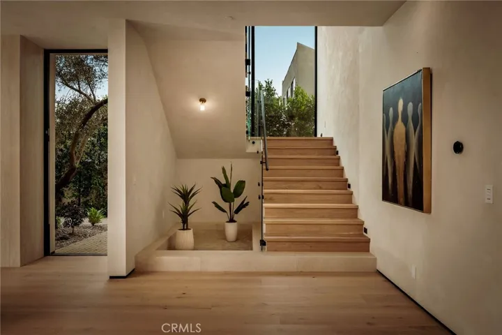 15447 Huston, Sherman Oaks, California 91403