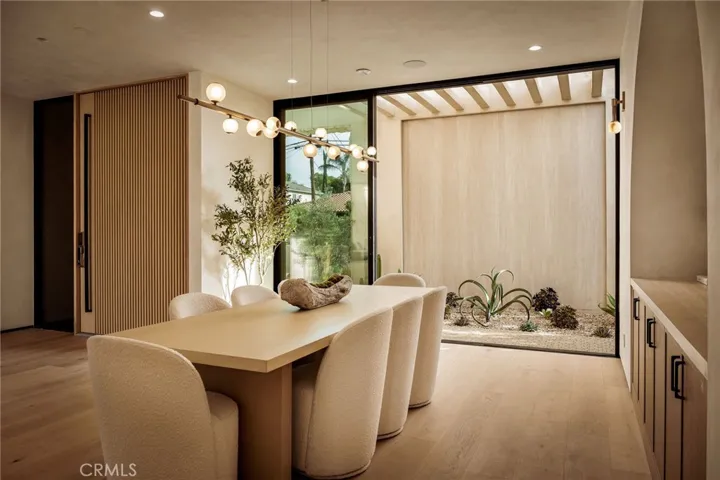 15447 Huston, Sherman Oaks, California 91403