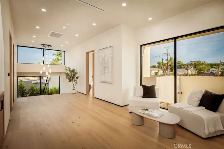 15447 Huston, Sherman Oaks, California 91403