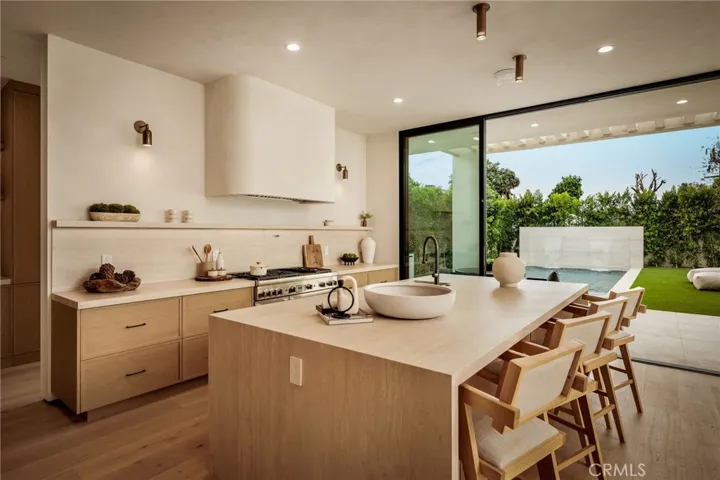 15447 Huston, Sherman Oaks, California 91403