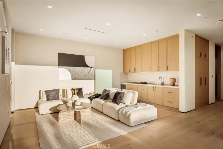 15447 Huston, Sherman Oaks, California 91403
