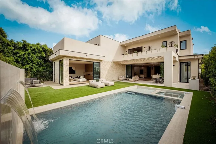 15447 Huston, Sherman Oaks, California 91403