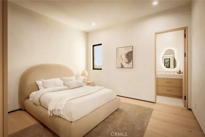 15447 Huston, Sherman Oaks, California 91403